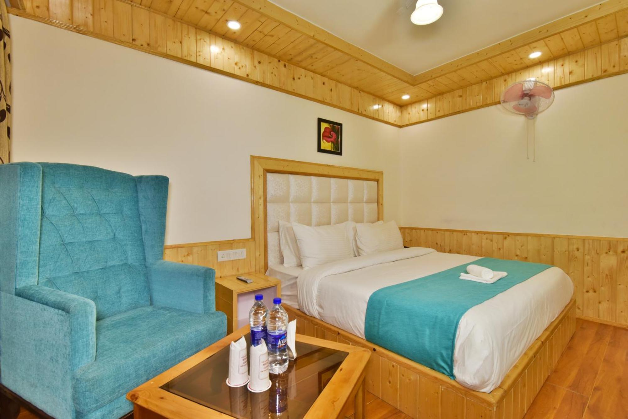Hotel Himgiri - Manali (Himachal Pradesh) — Photos 1
